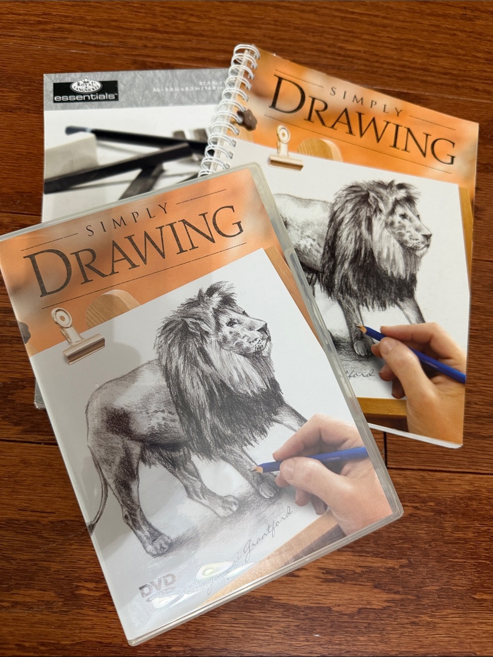 Jacqui Grantford “Simply Drawing” with DVD (Instant Master Class) & drawing pad